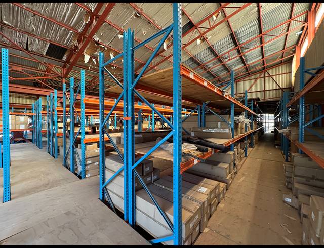 3,000M² WAREHOUSE FOR SALE IN LEA GLEN